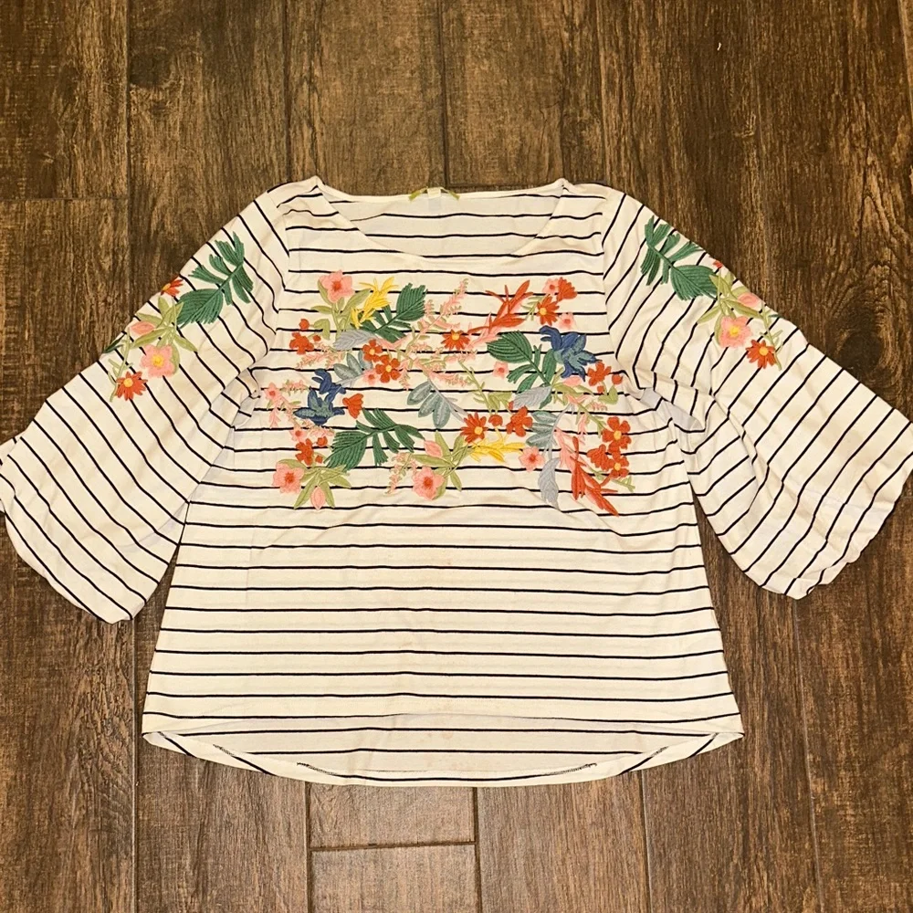 Gianni Bini Floral Embroidered Stripe Top XS Boho Casual Shirt - Picture 1 of 13